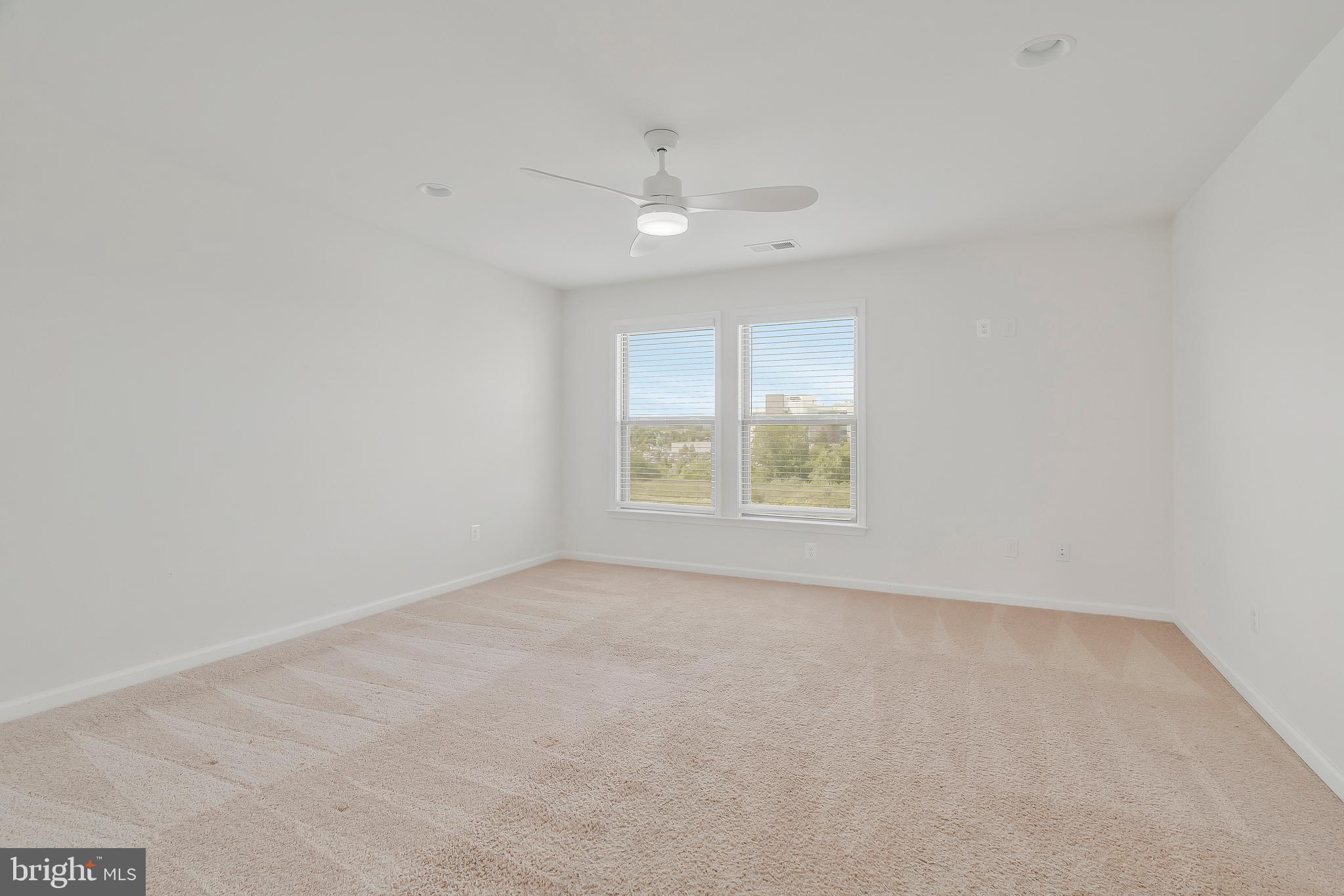 GLASCOCK FIELD AT STONE RIDGE - Residential Lease