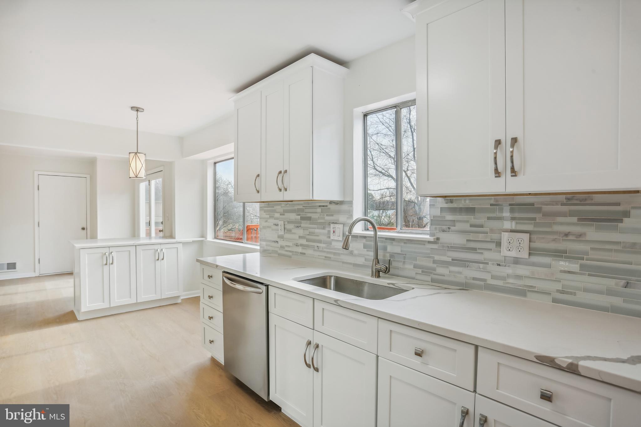 QUINCE ORCHARD KNOLLS - Residential