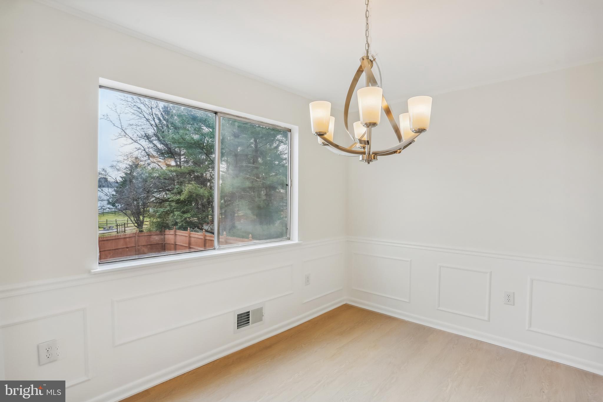 QUINCE ORCHARD KNOLLS - Residential