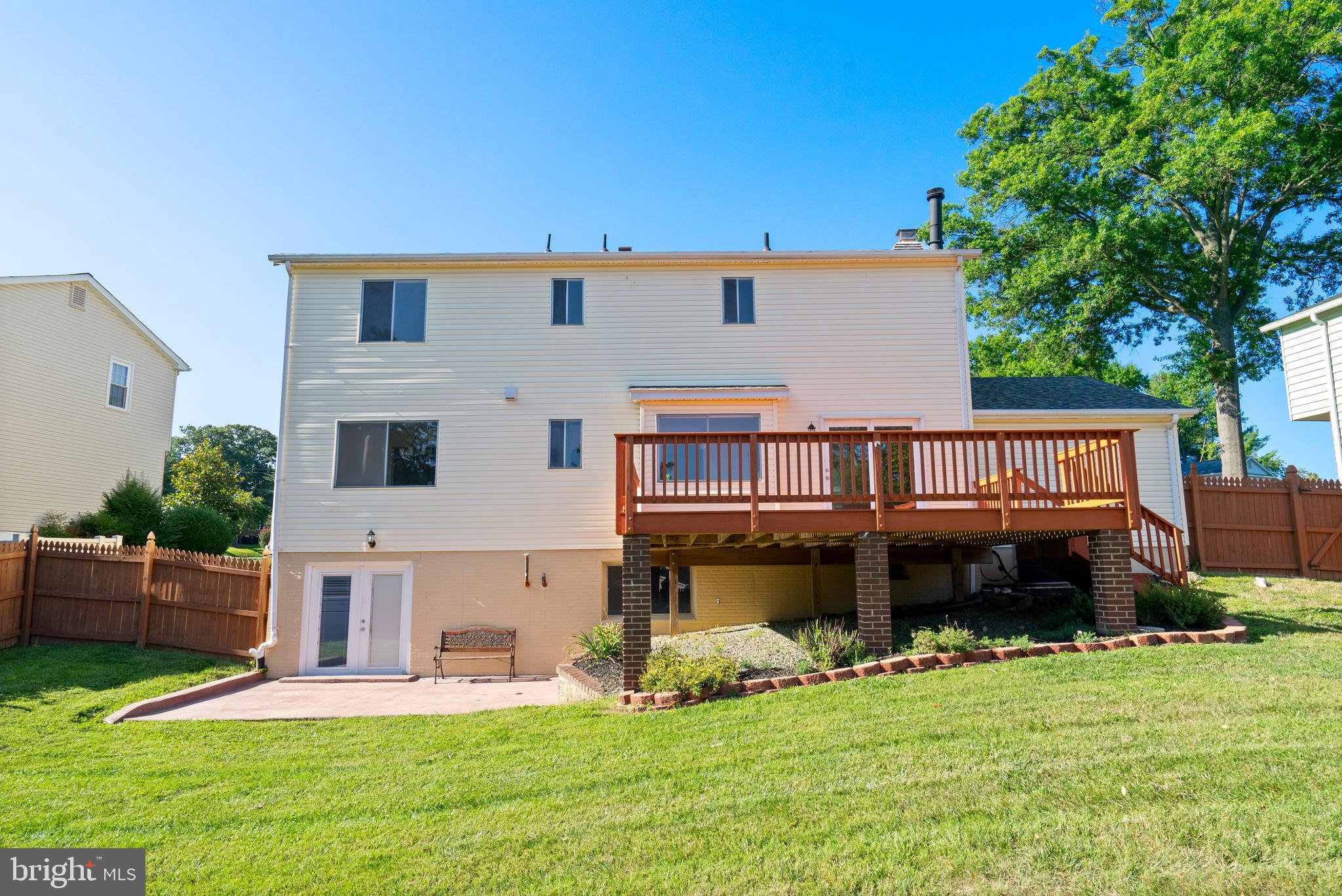 QUINCE ORCHARD KNOLLS - Residential