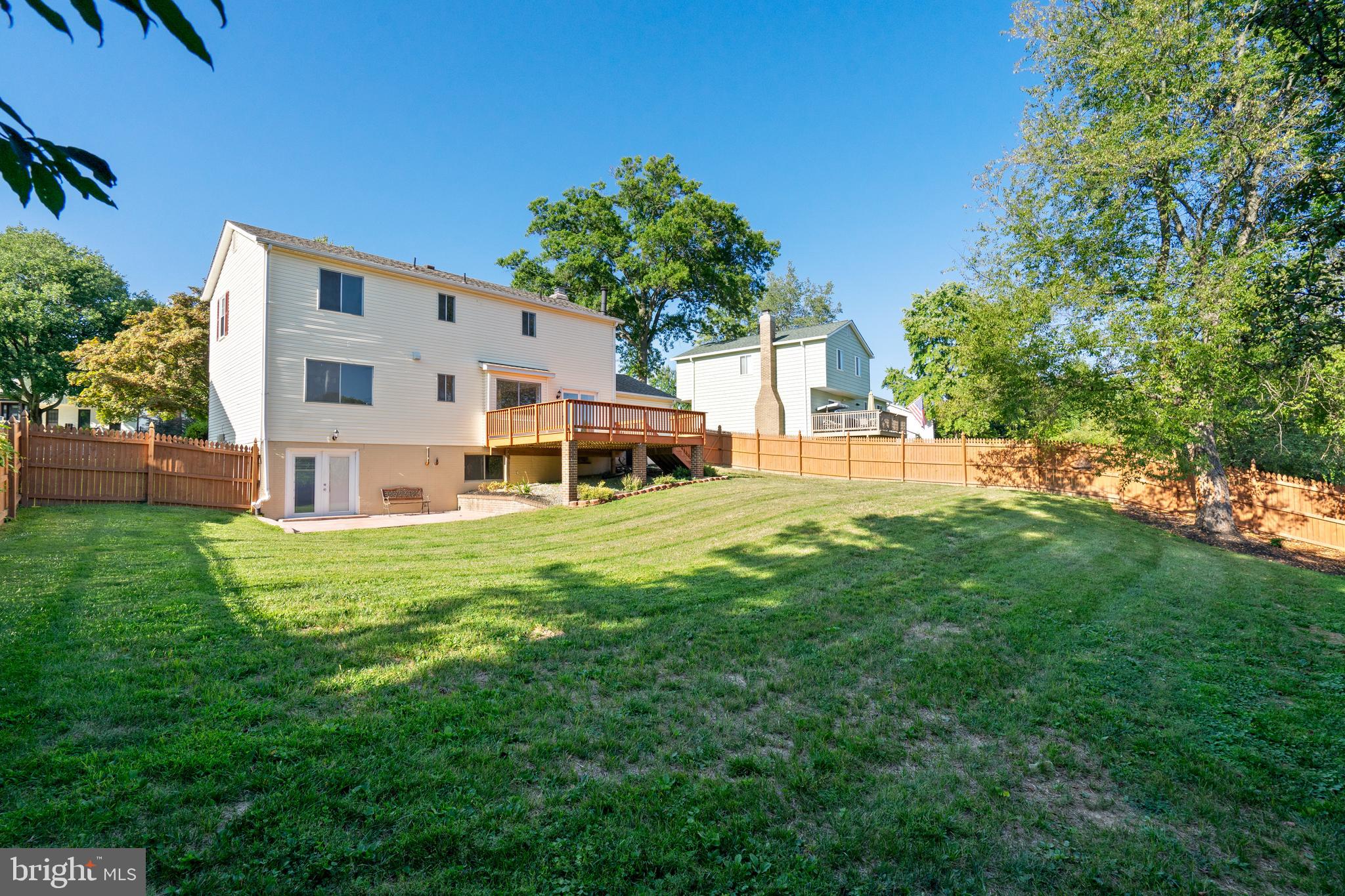 QUINCE ORCHARD KNOLLS - Residential