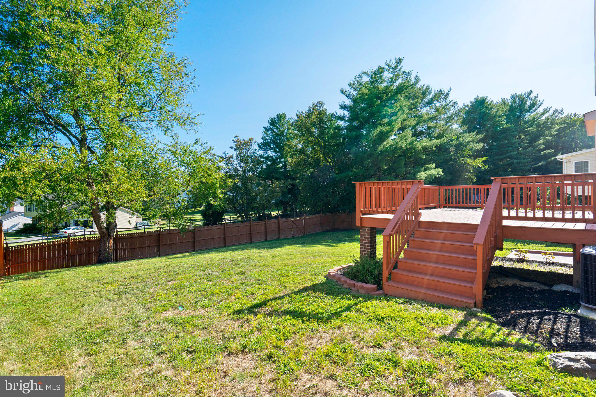 QUINCE ORCHARD KNOLLS - Residential