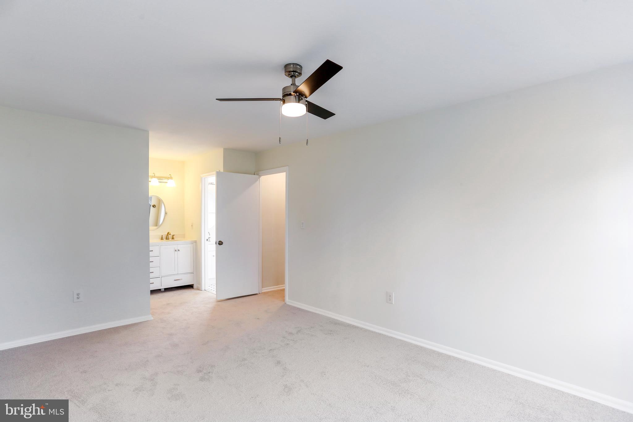 QUINCE ORCHARD KNOLLS - Residential