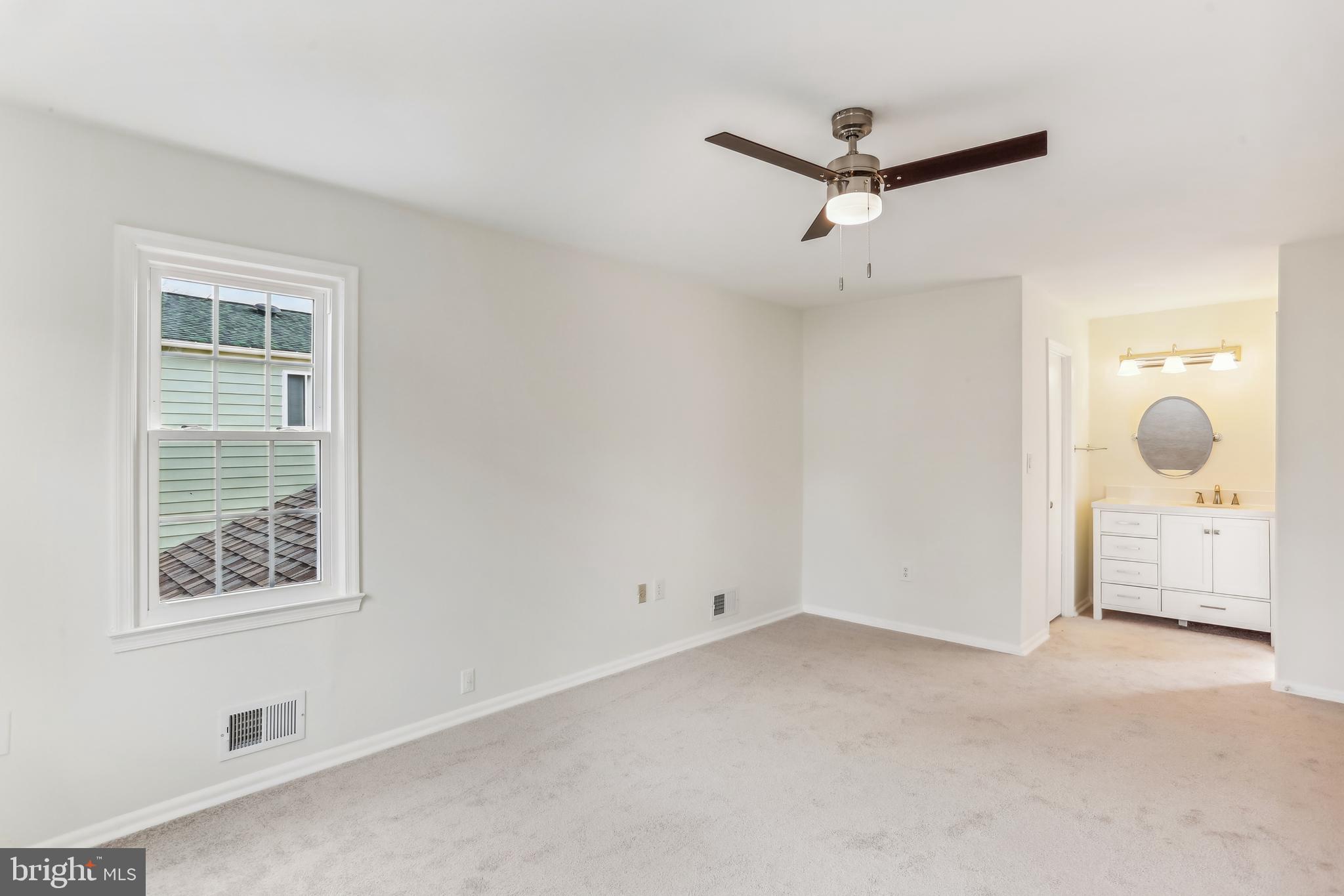 QUINCE ORCHARD KNOLLS - Residential