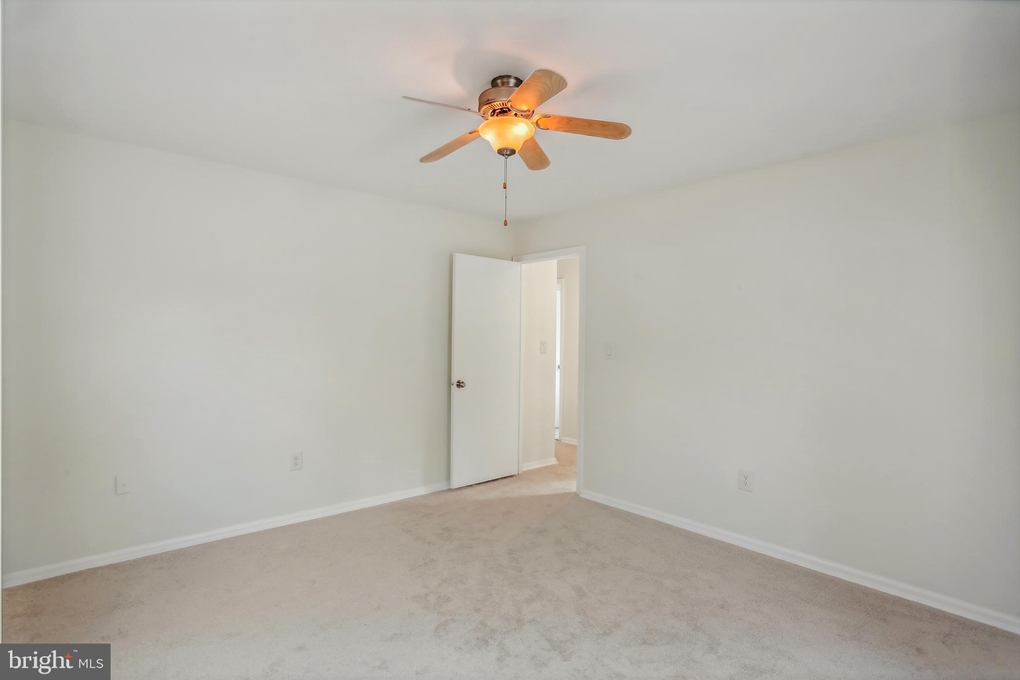 QUINCE ORCHARD KNOLLS - Residential