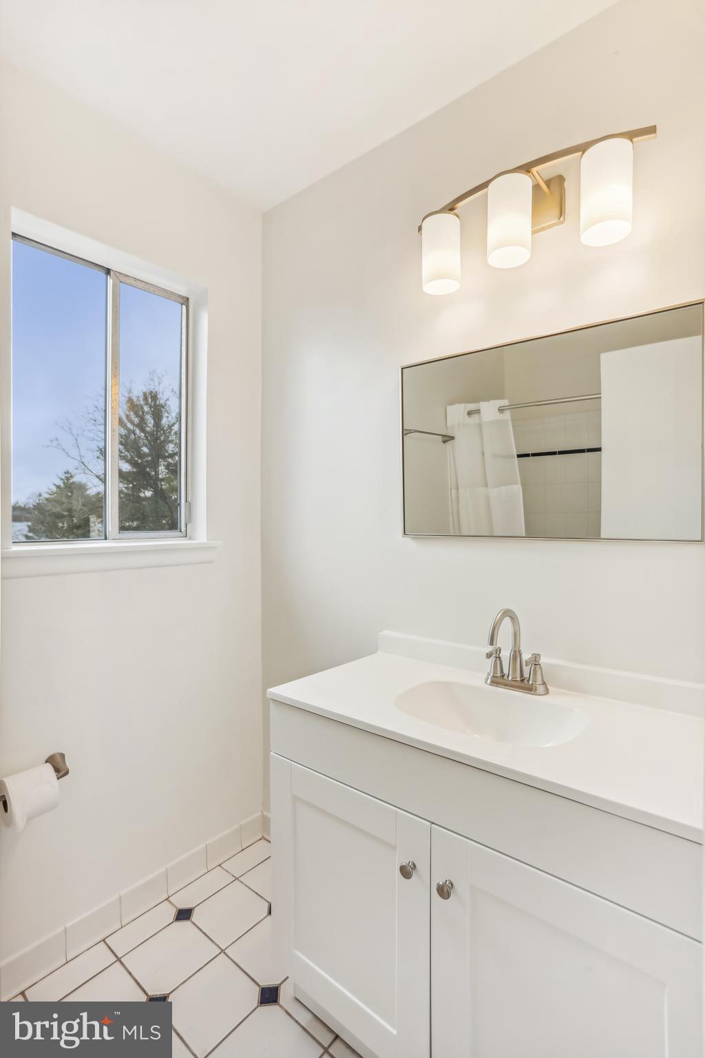 QUINCE ORCHARD KNOLLS - Residential