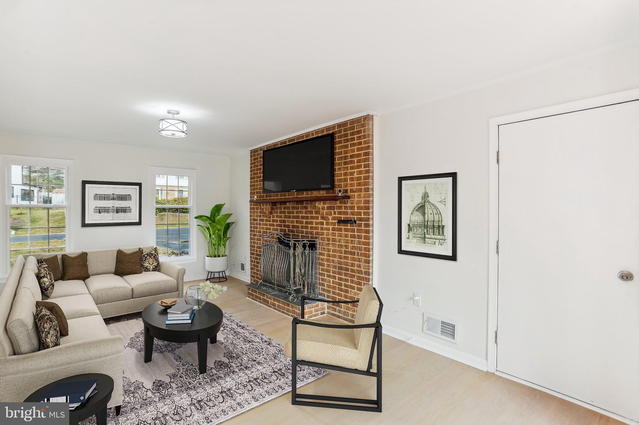 QUINCE ORCHARD KNOLLS - Residential