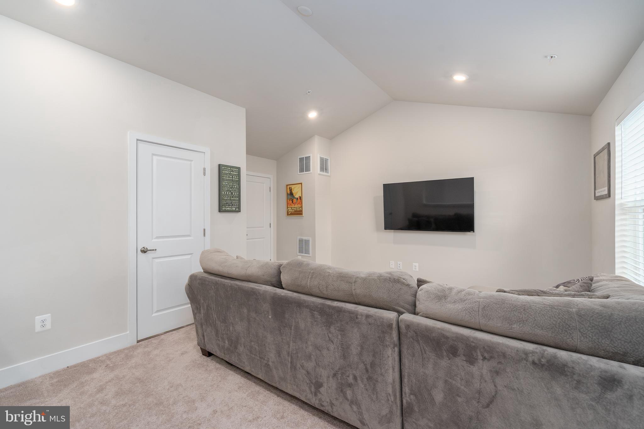 TANYARD SHORES - Residential