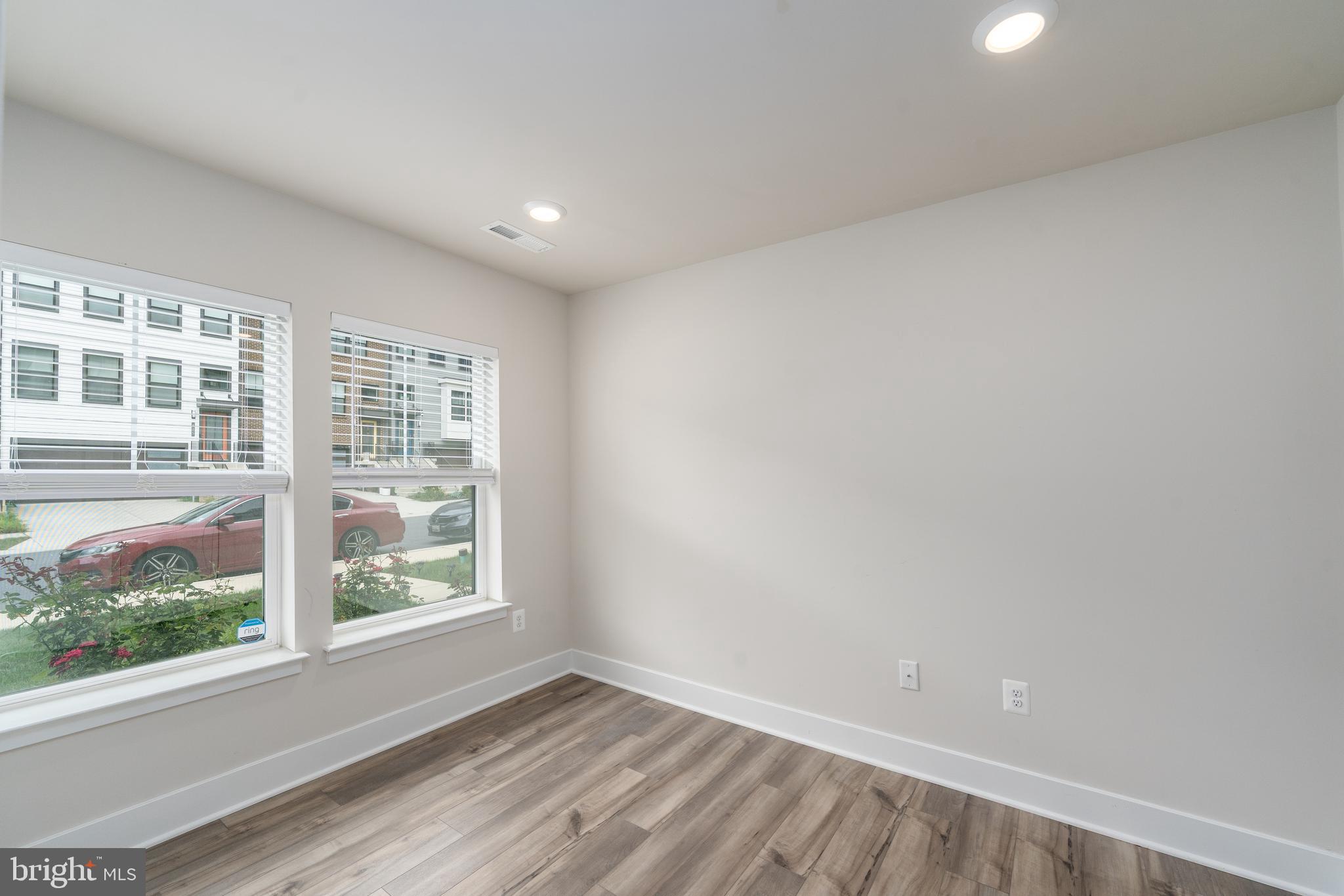 TANYARD SHORES - Residential