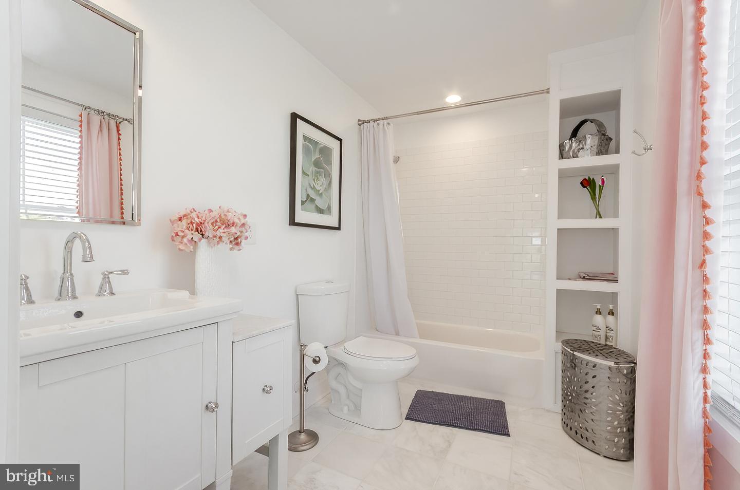 MOUNTAIN VISTA FARMS - Residential