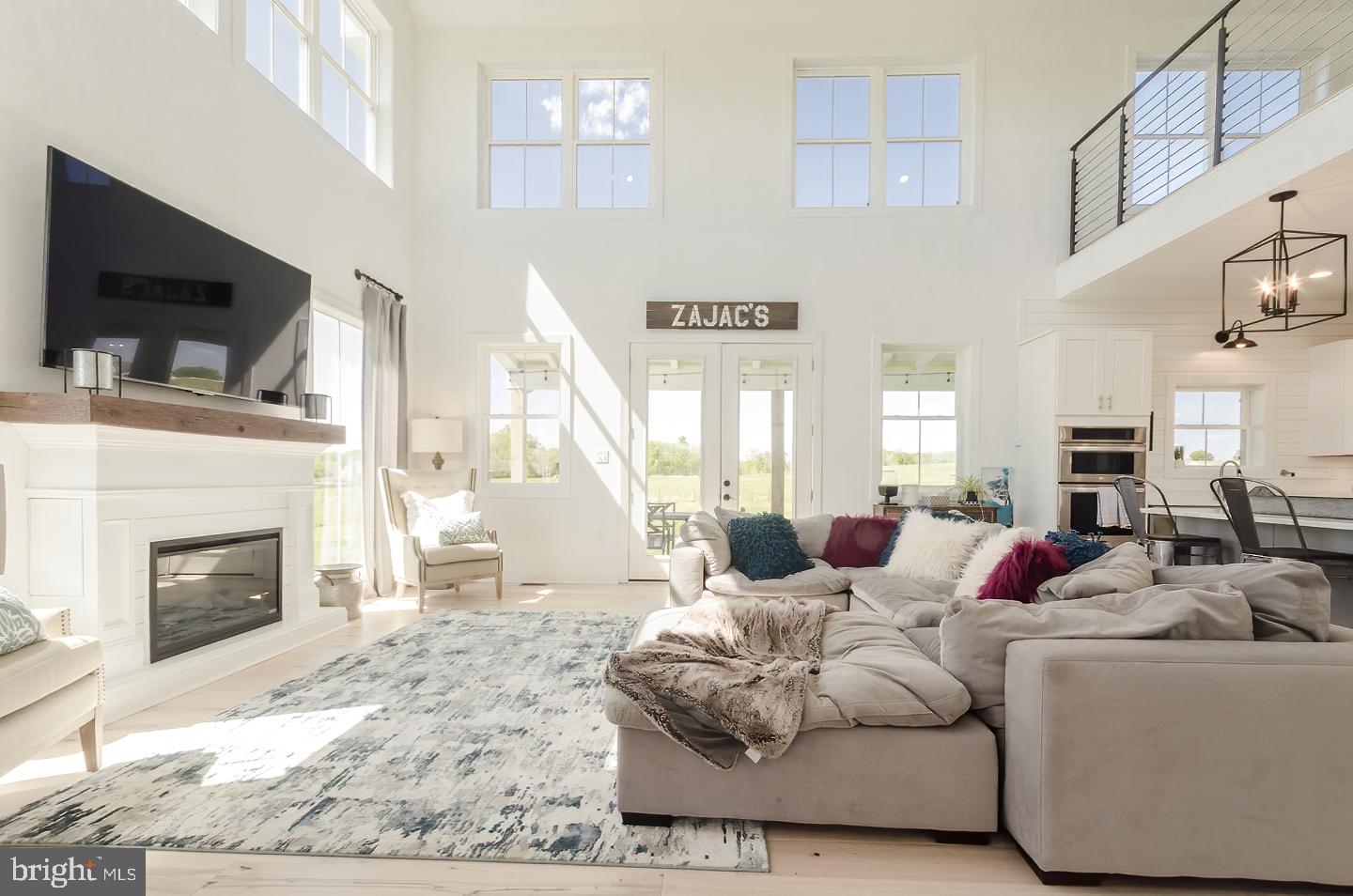 MOUNTAIN VISTA FARMS - Residential