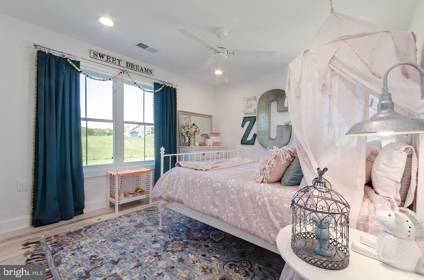 MOUNTAIN VISTA FARMS - Residential