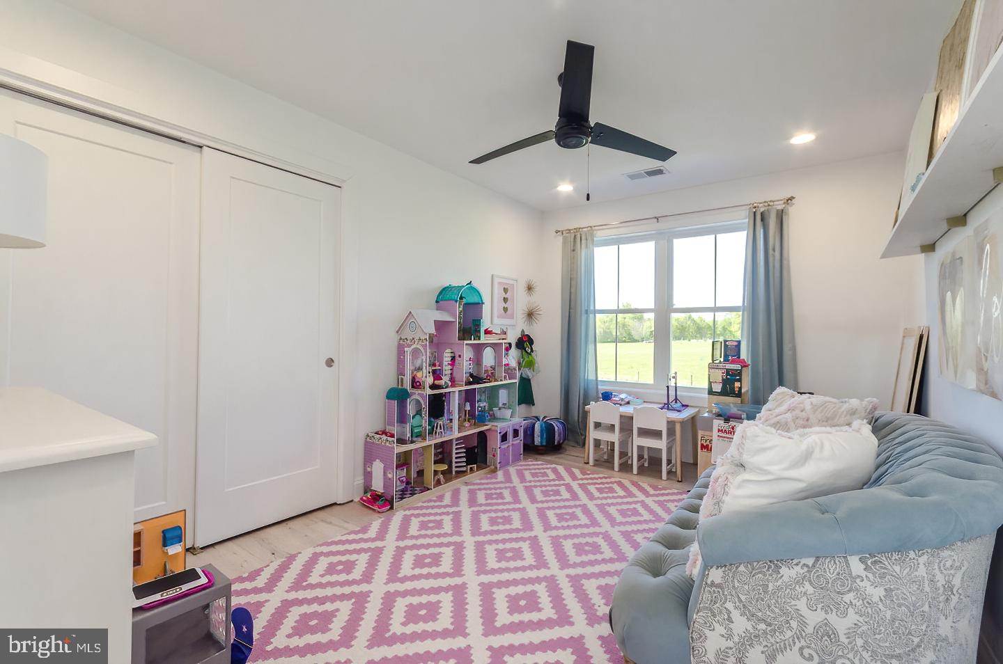 MOUNTAIN VISTA FARMS - Residential