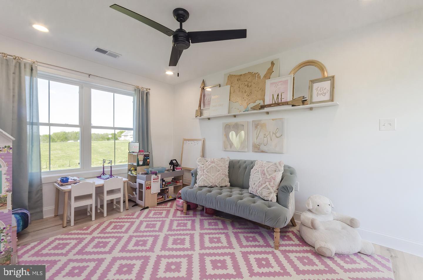 MOUNTAIN VISTA FARMS - Residential