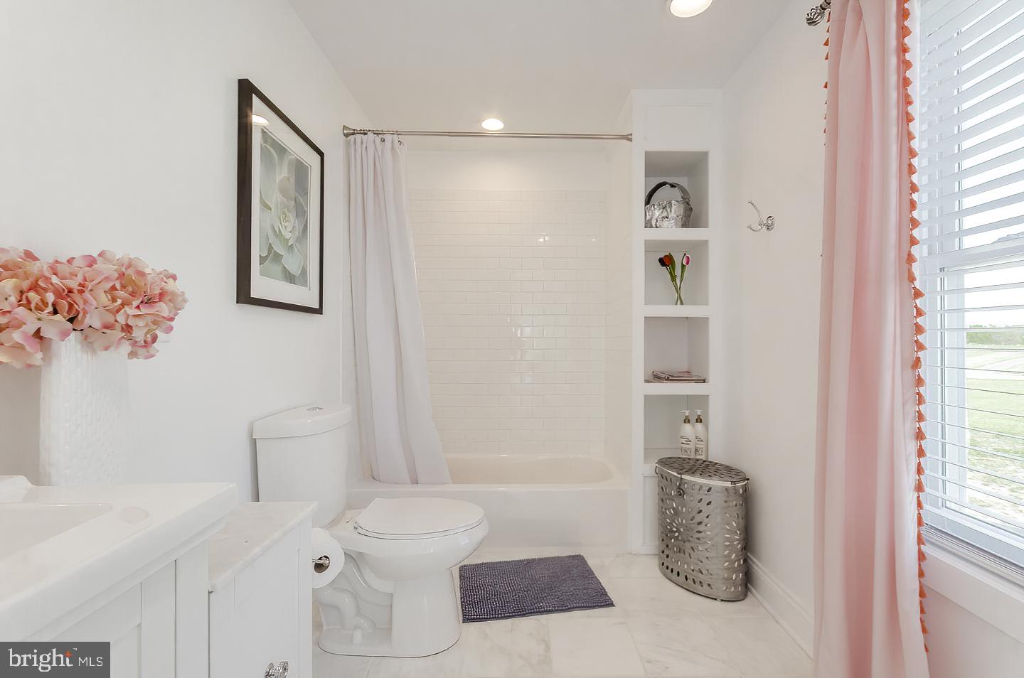 MOUNTAIN VISTA FARMS - Residential