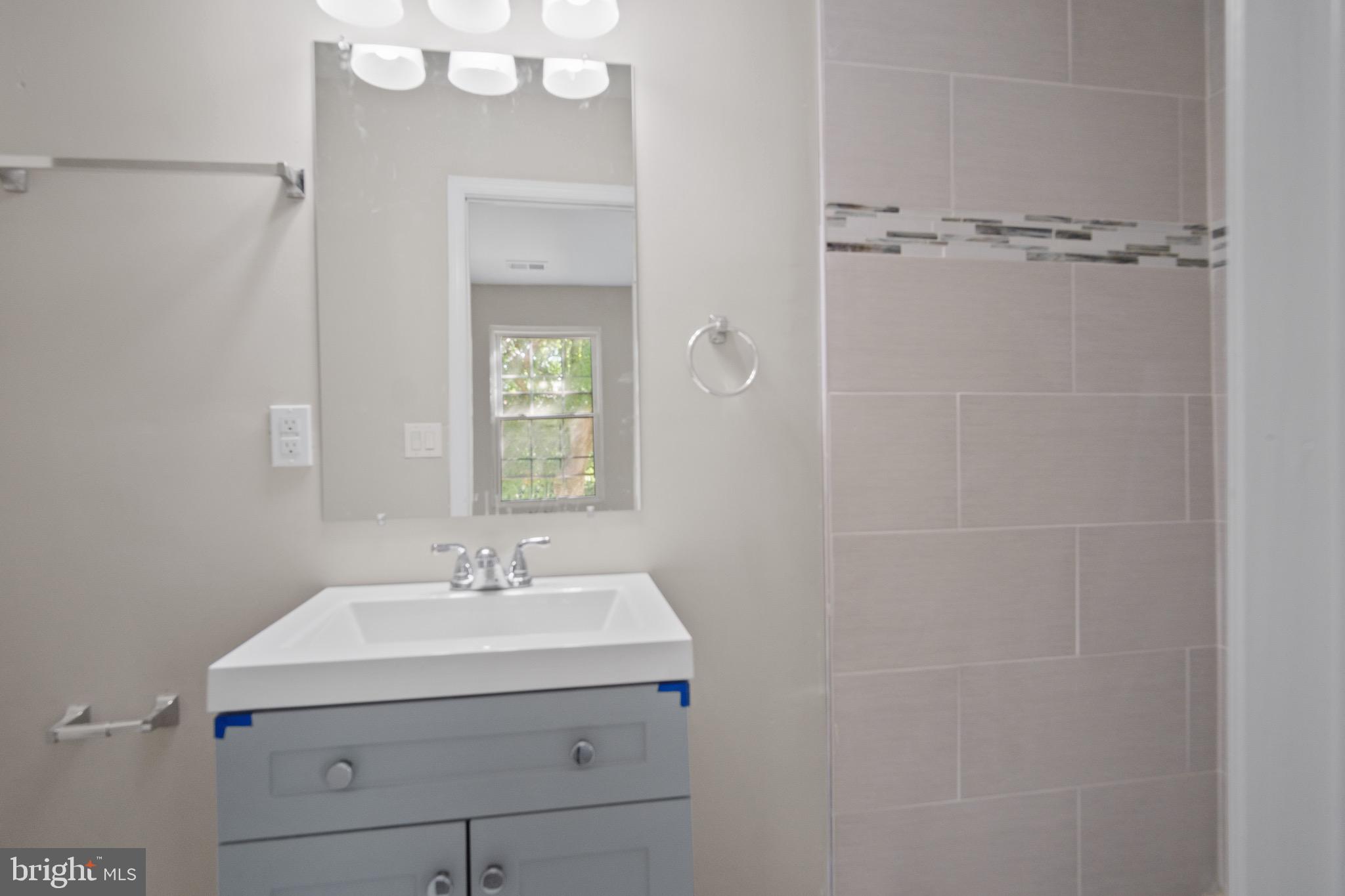 LANDSDOWNE - Residential