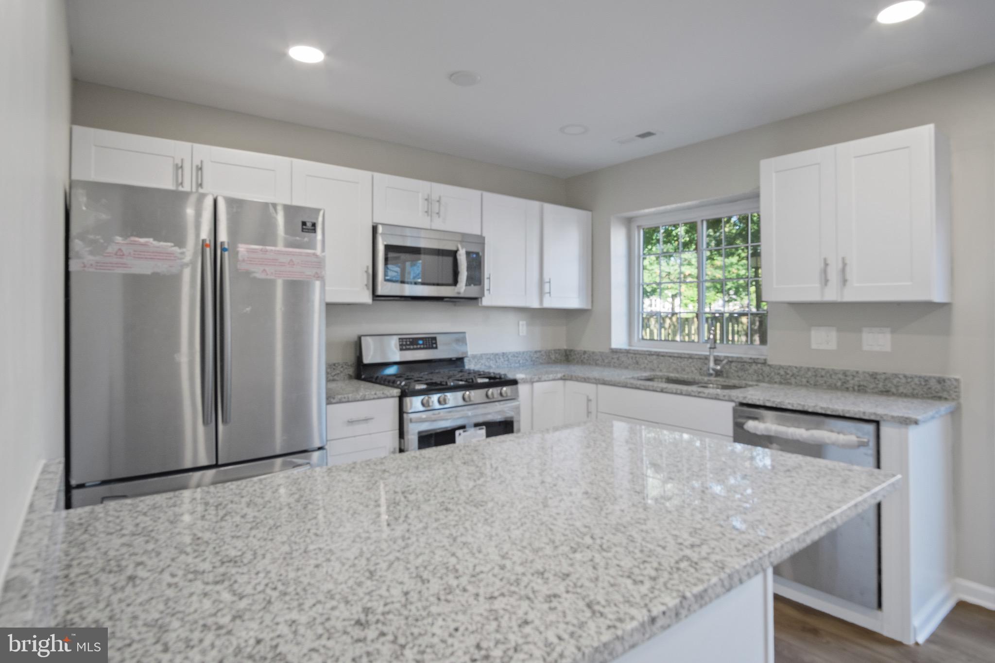 LANDSDOWNE - Residential