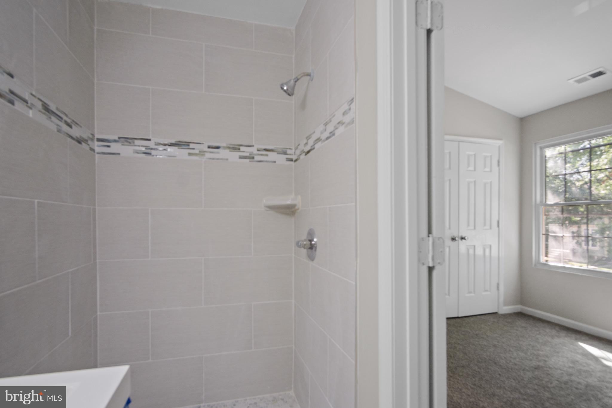 LANDSDOWNE - Residential