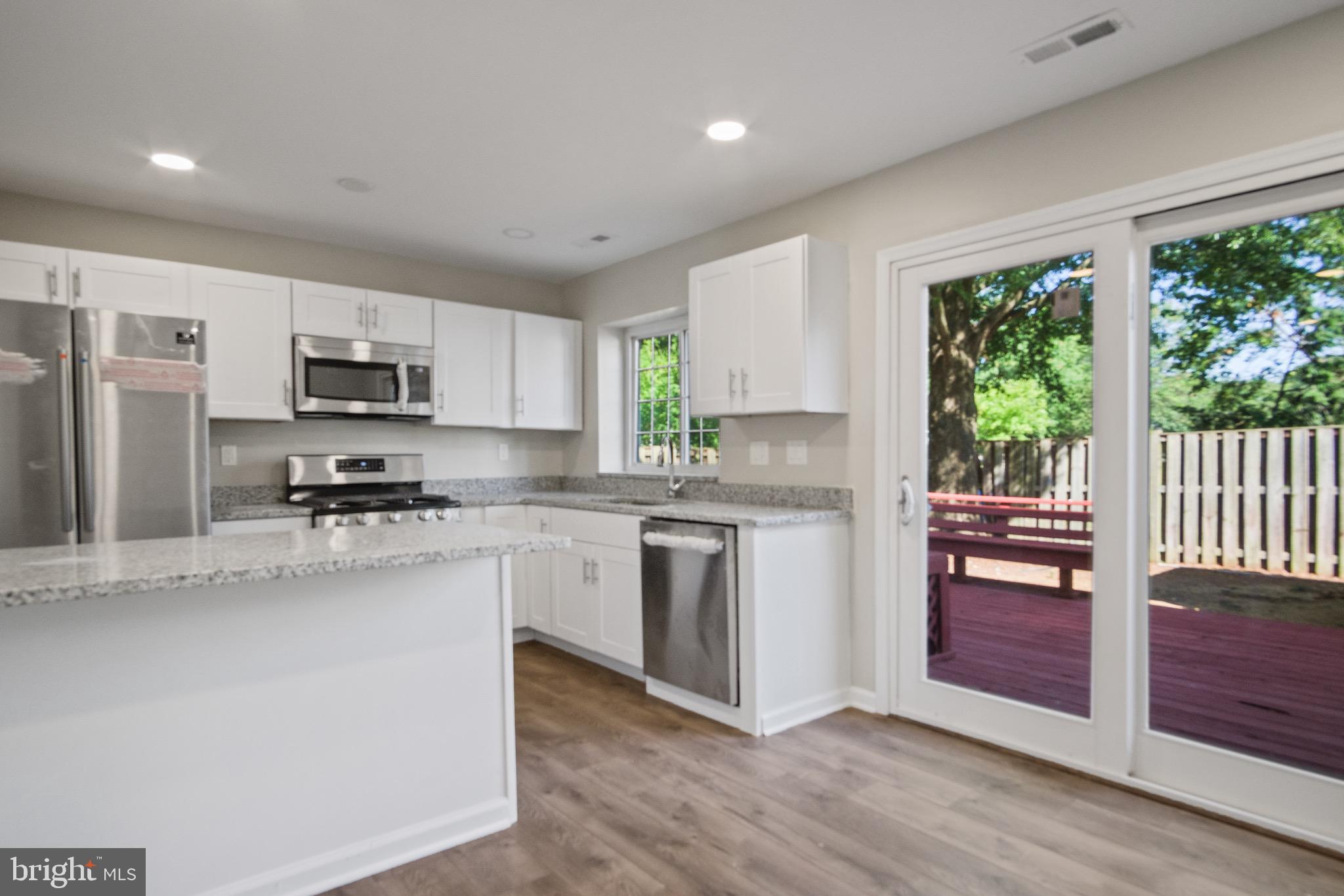 LANDSDOWNE - Residential