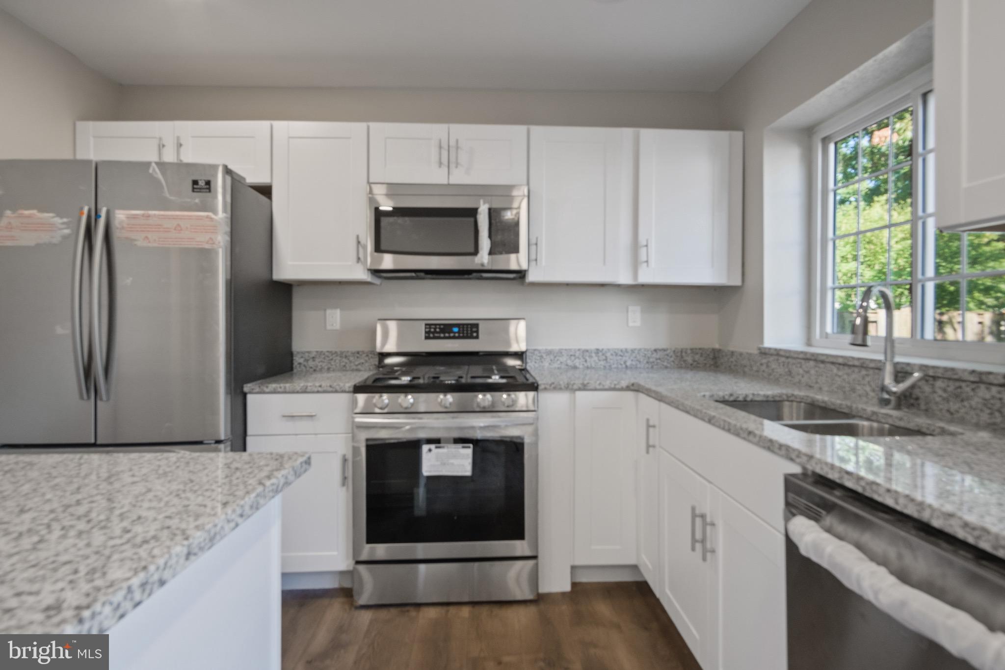 LANDSDOWNE - Residential