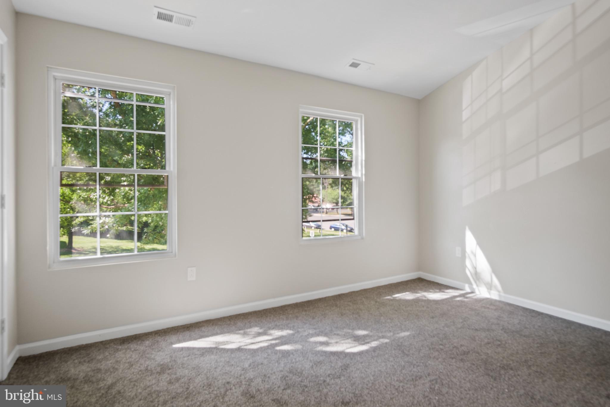 LANDSDOWNE - Residential