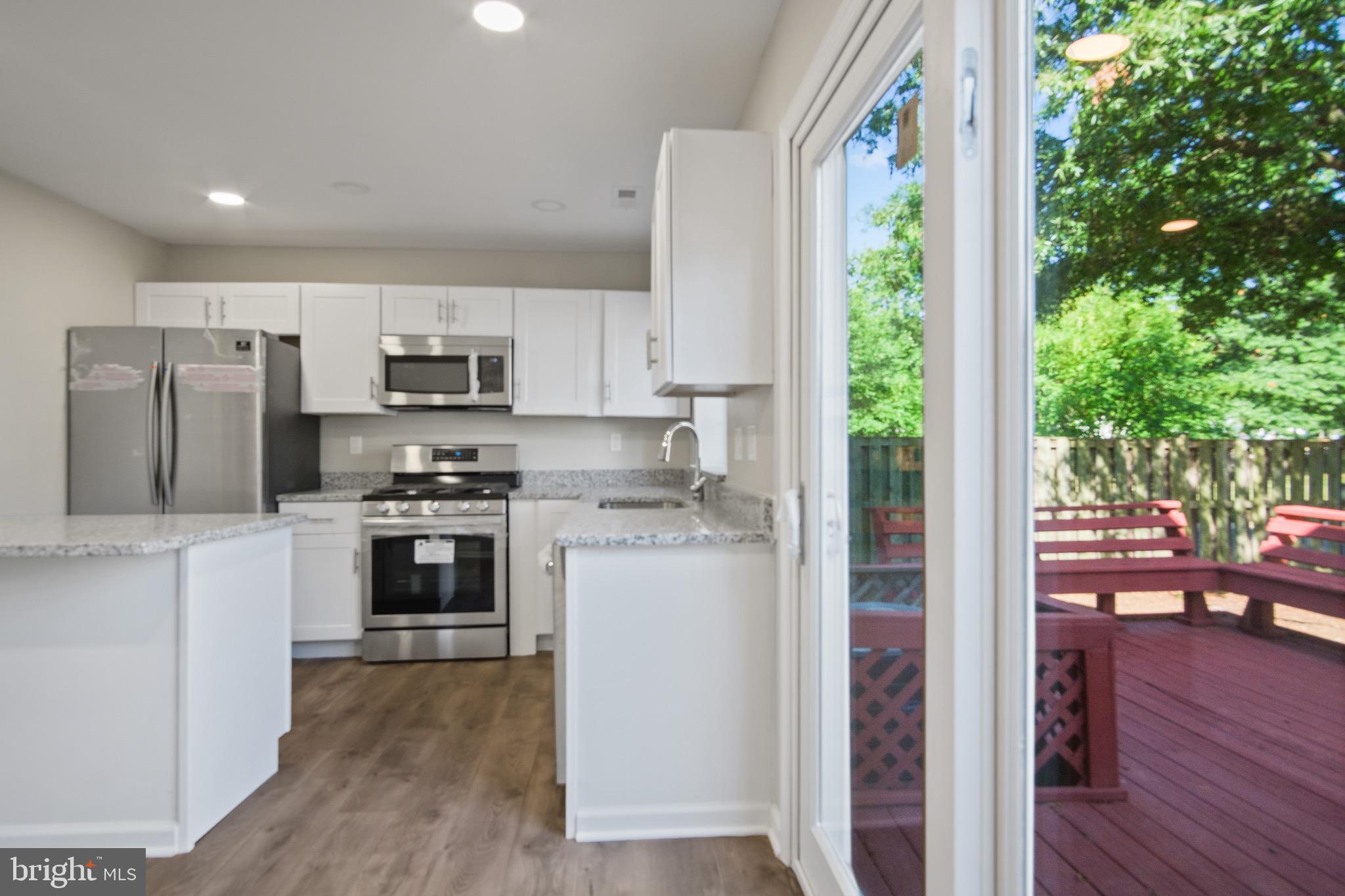 LANDSDOWNE - Residential