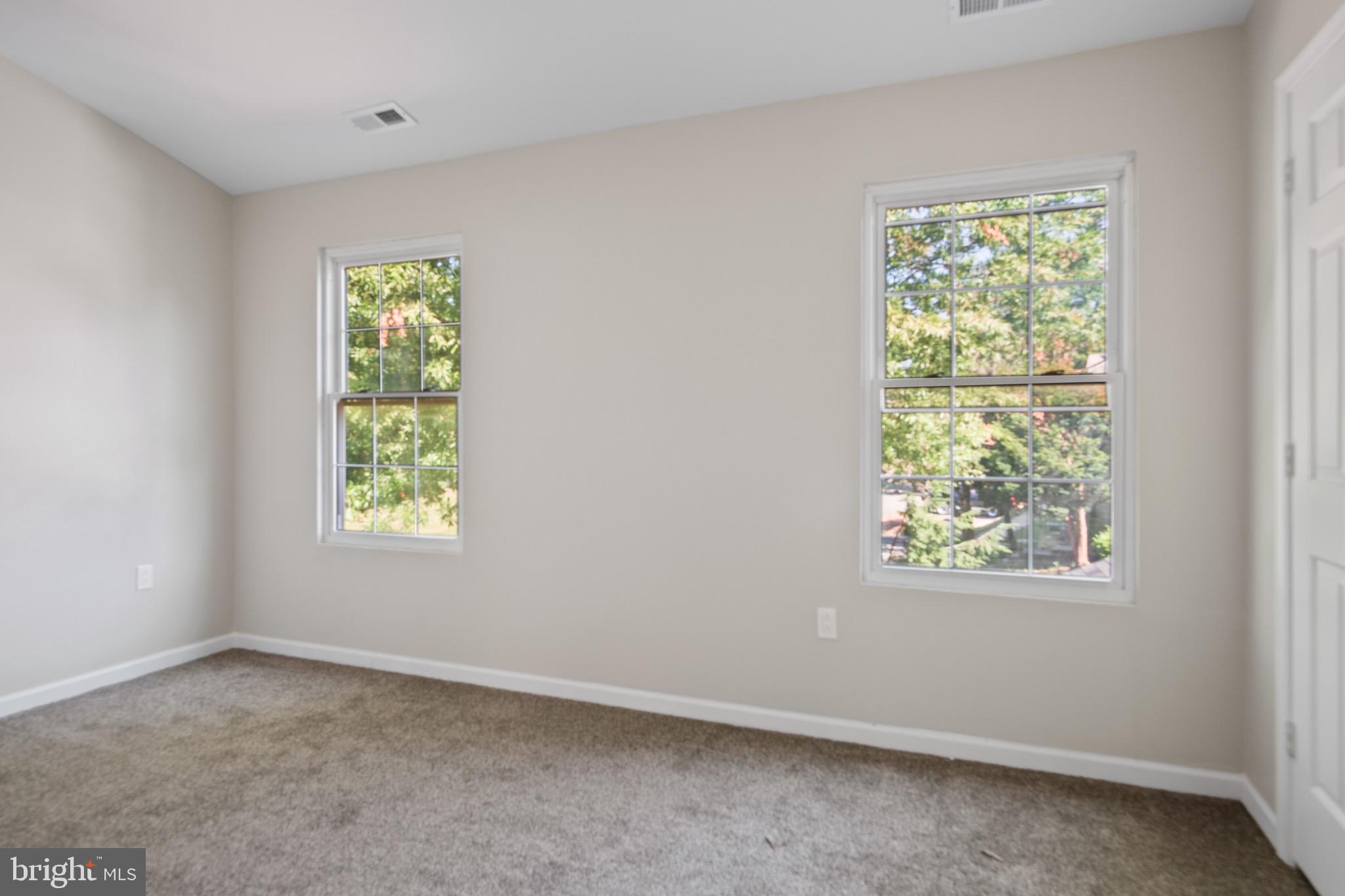 LANDSDOWNE - Residential