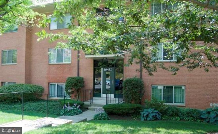 Spectacular home in park-like setting.  Talk about tree-heaven! Rent INCLUDES:  Electricity, Gas, Heat, Internet, Water, Sewer, Parking, Trash Removal and Snow Removal.
Share in use of community swimming pools, sidewalk leads to Grosvenor Market, right in your own community! Step outside your front door and enter the pedestrian escalator-tunnel to the Metro Station (Grosvenor-Strathmore)! Just one traffic light away from I-495 Beltway!  There is no better location for the Washington Metro area commuter!