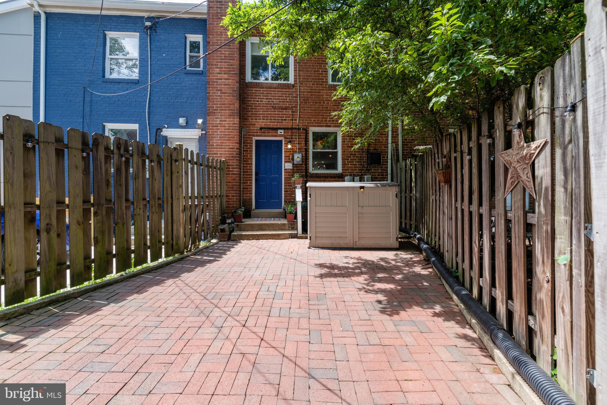 HUME SPRINGS - Residential