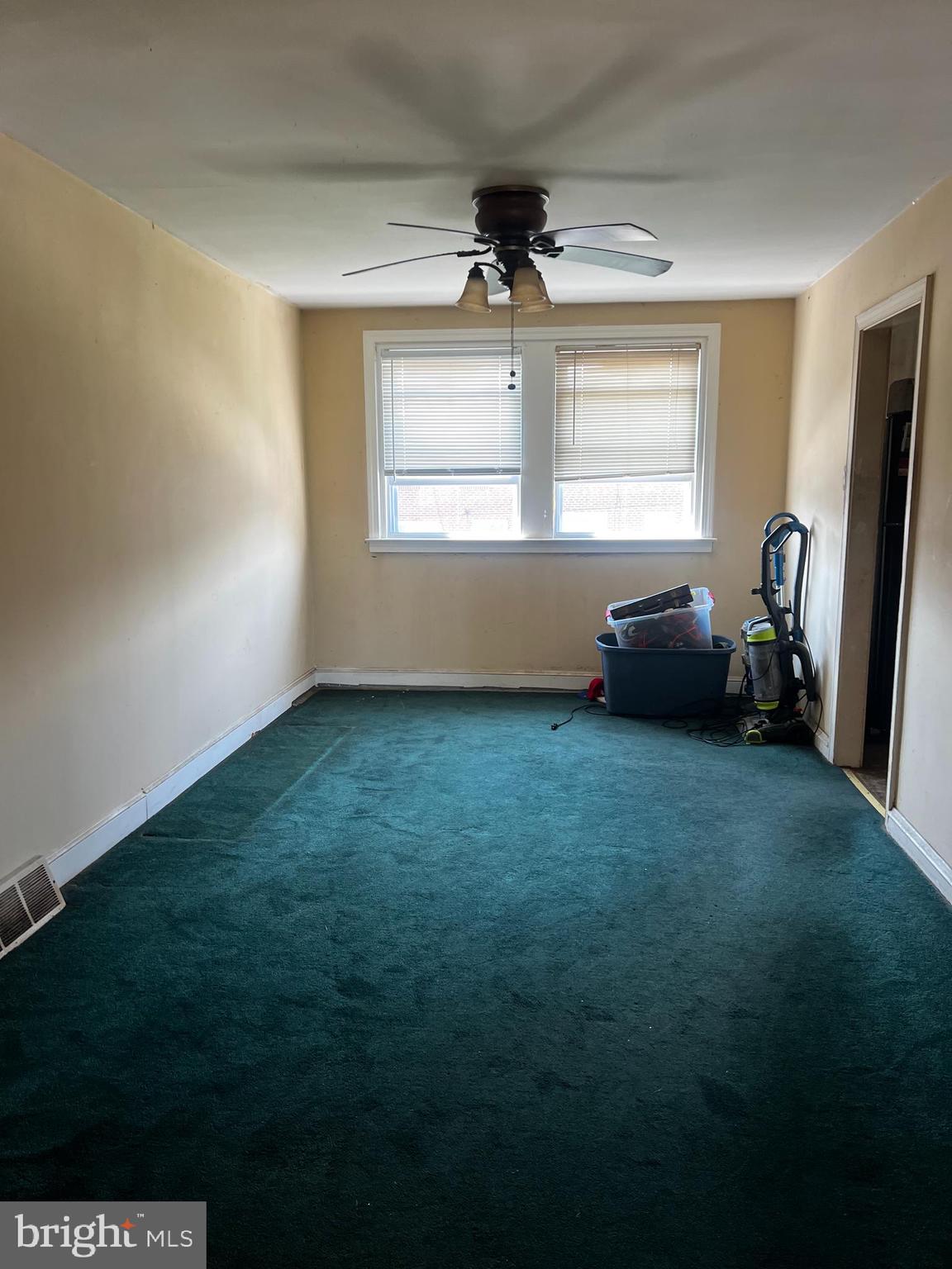 LAWNDALE - Residential