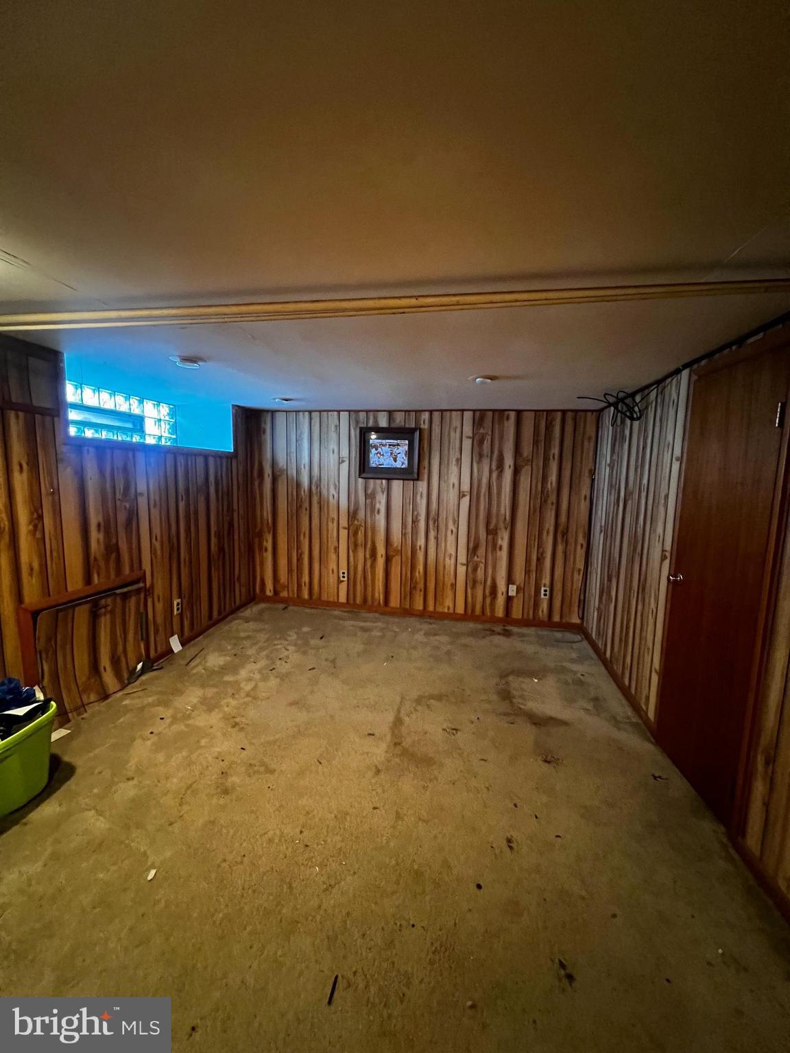 LAWNDALE - Residential