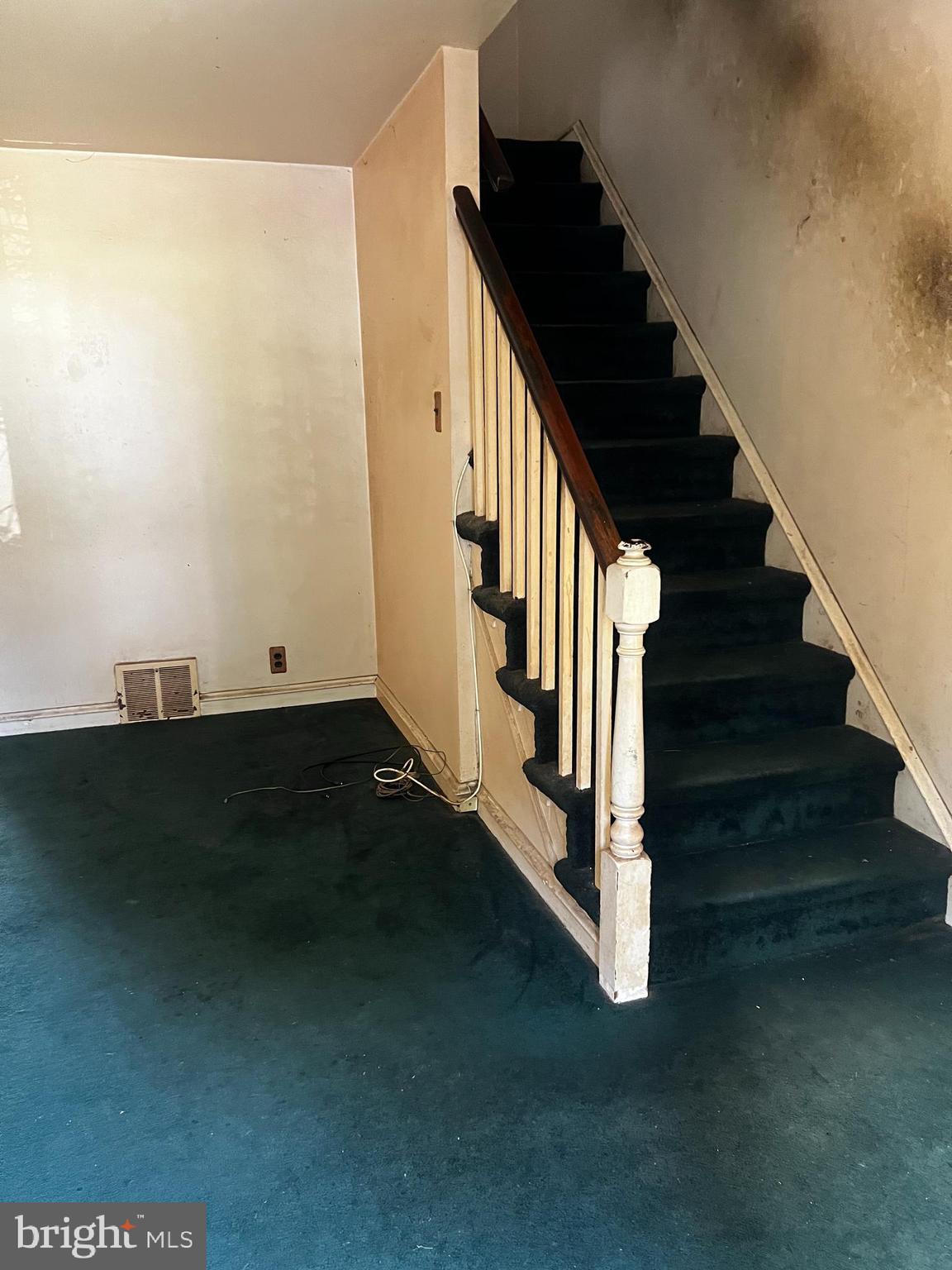 LAWNDALE - Residential