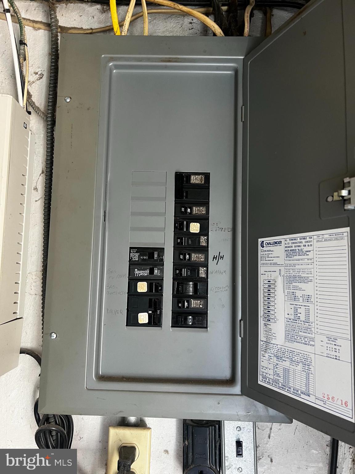 LAWNDALE - Residential