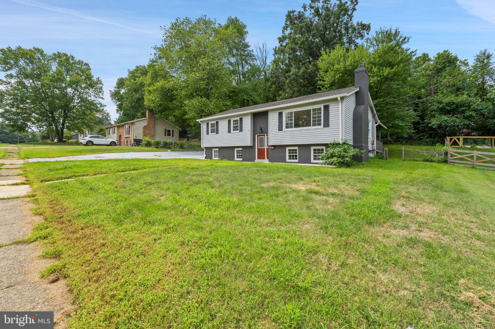 6212 THORNWOOD DRIVE