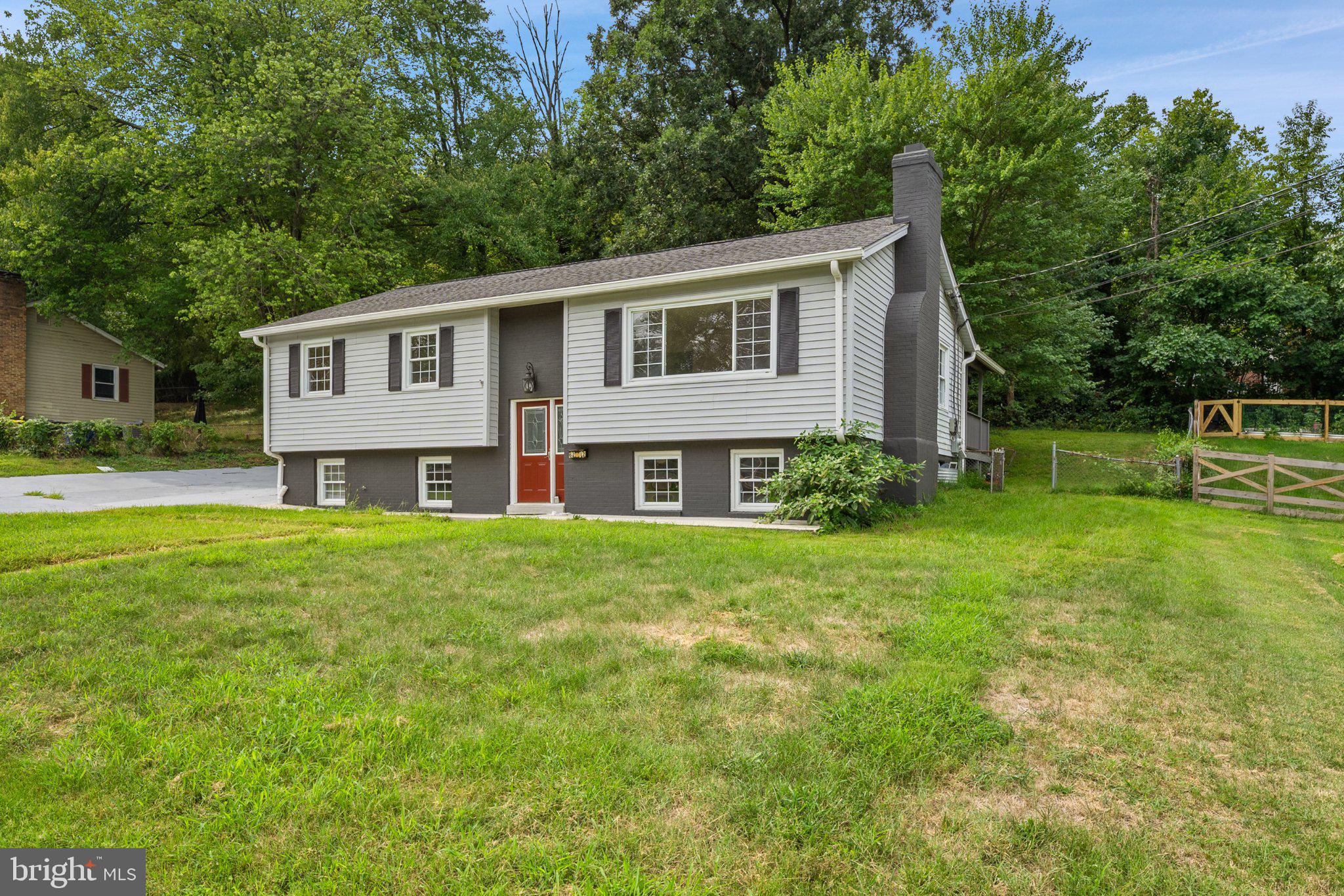 6212 THORNWOOD DRIVE