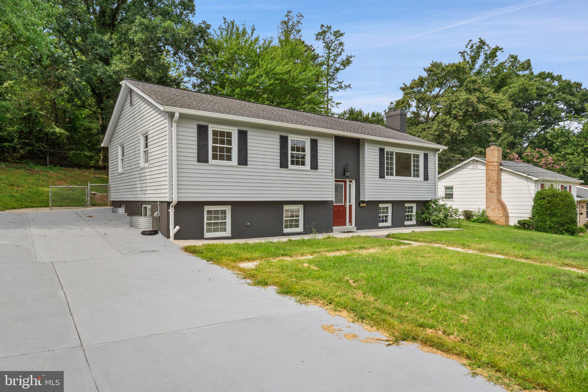 6212 THORNWOOD DRIVE