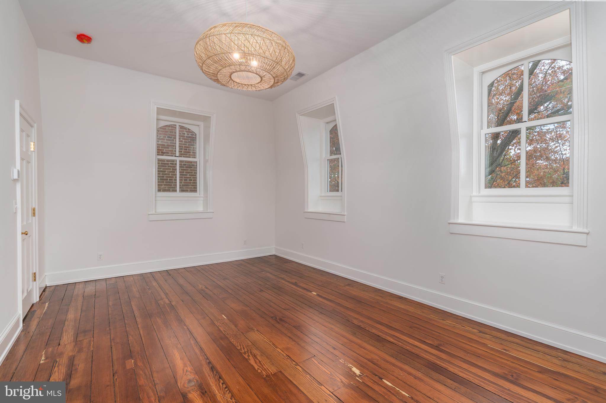 OLD TOWN ALEXANDRIA - Residential