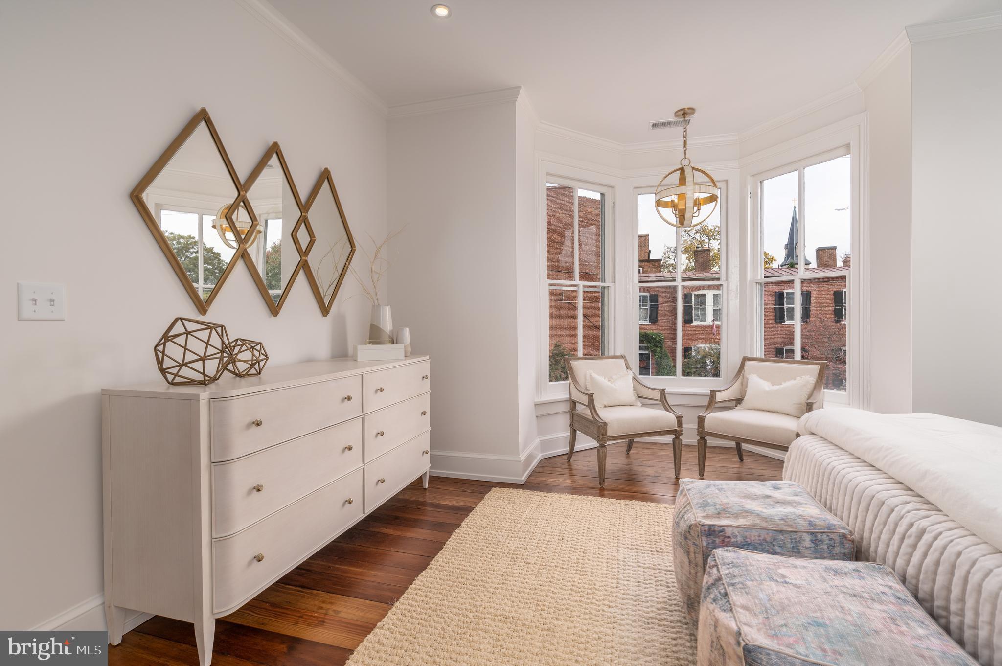 OLD TOWN ALEXANDRIA - Residential