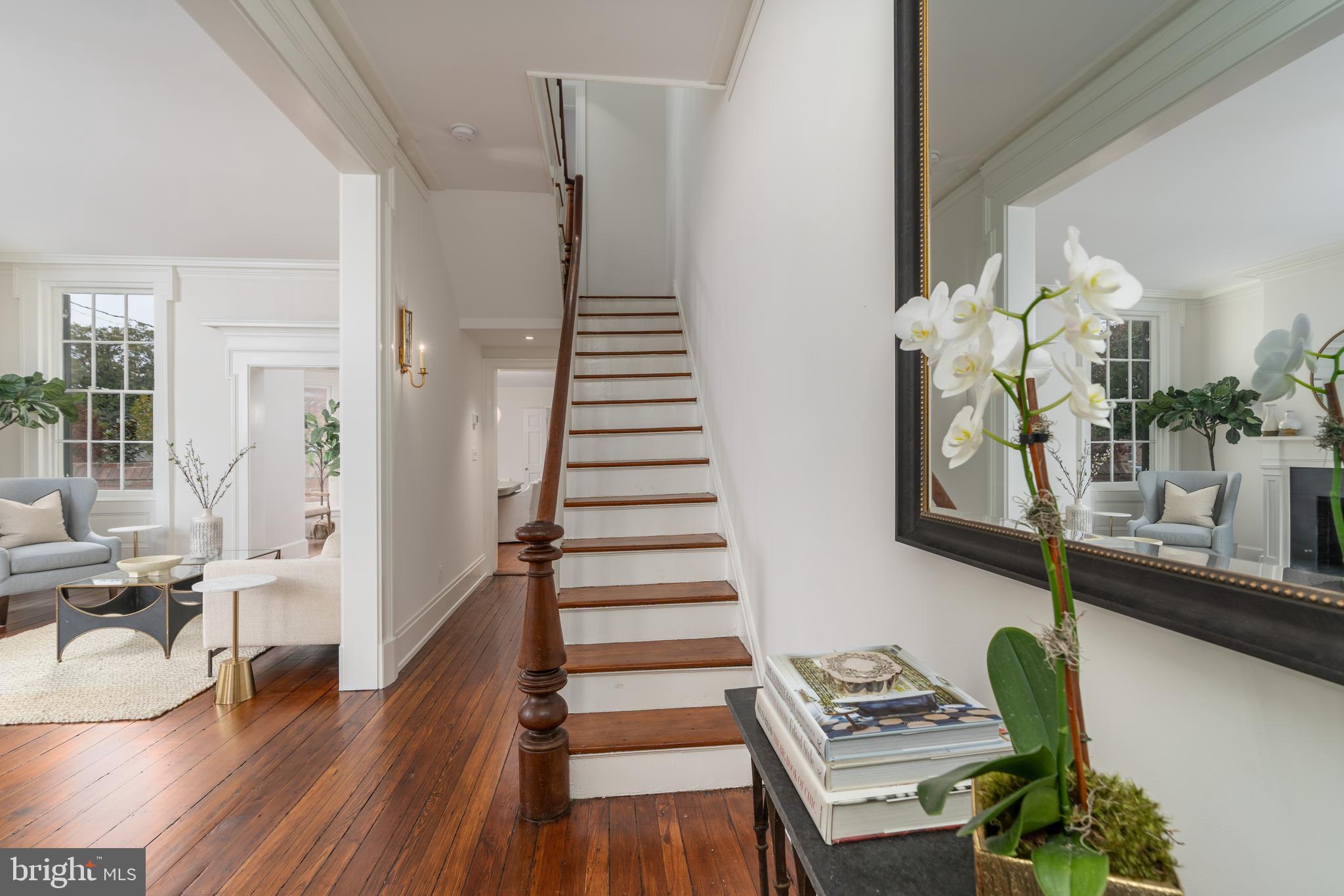 OLD TOWN ALEXANDRIA - Residential