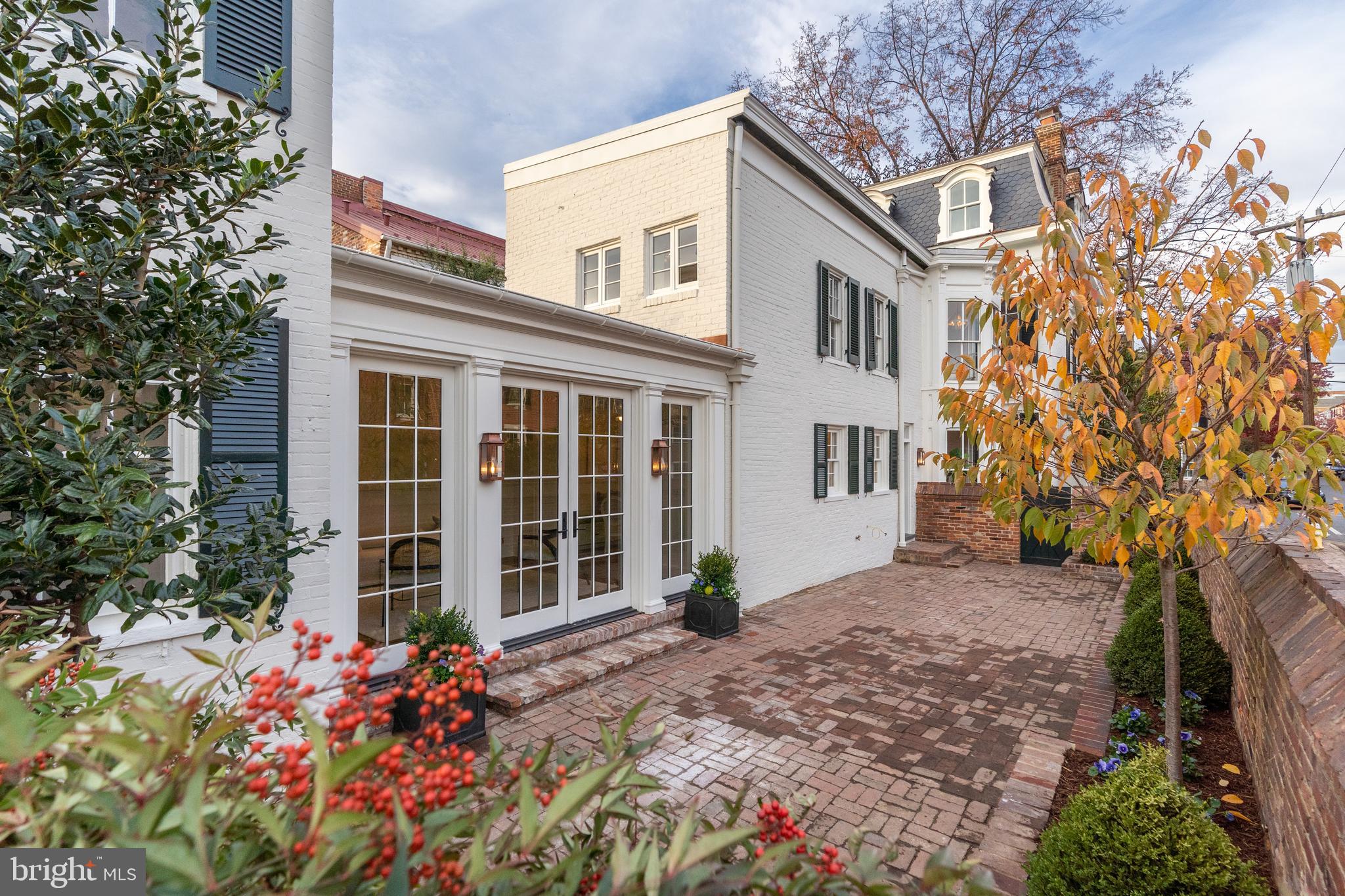OLD TOWN ALEXANDRIA - Residential