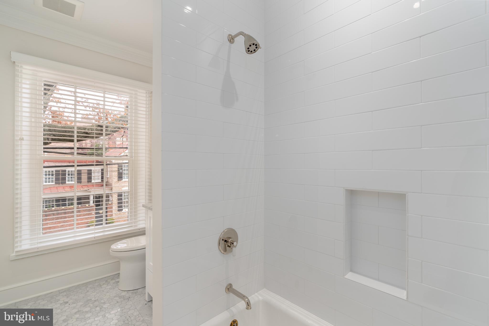 OLD TOWN ALEXANDRIA - Residential