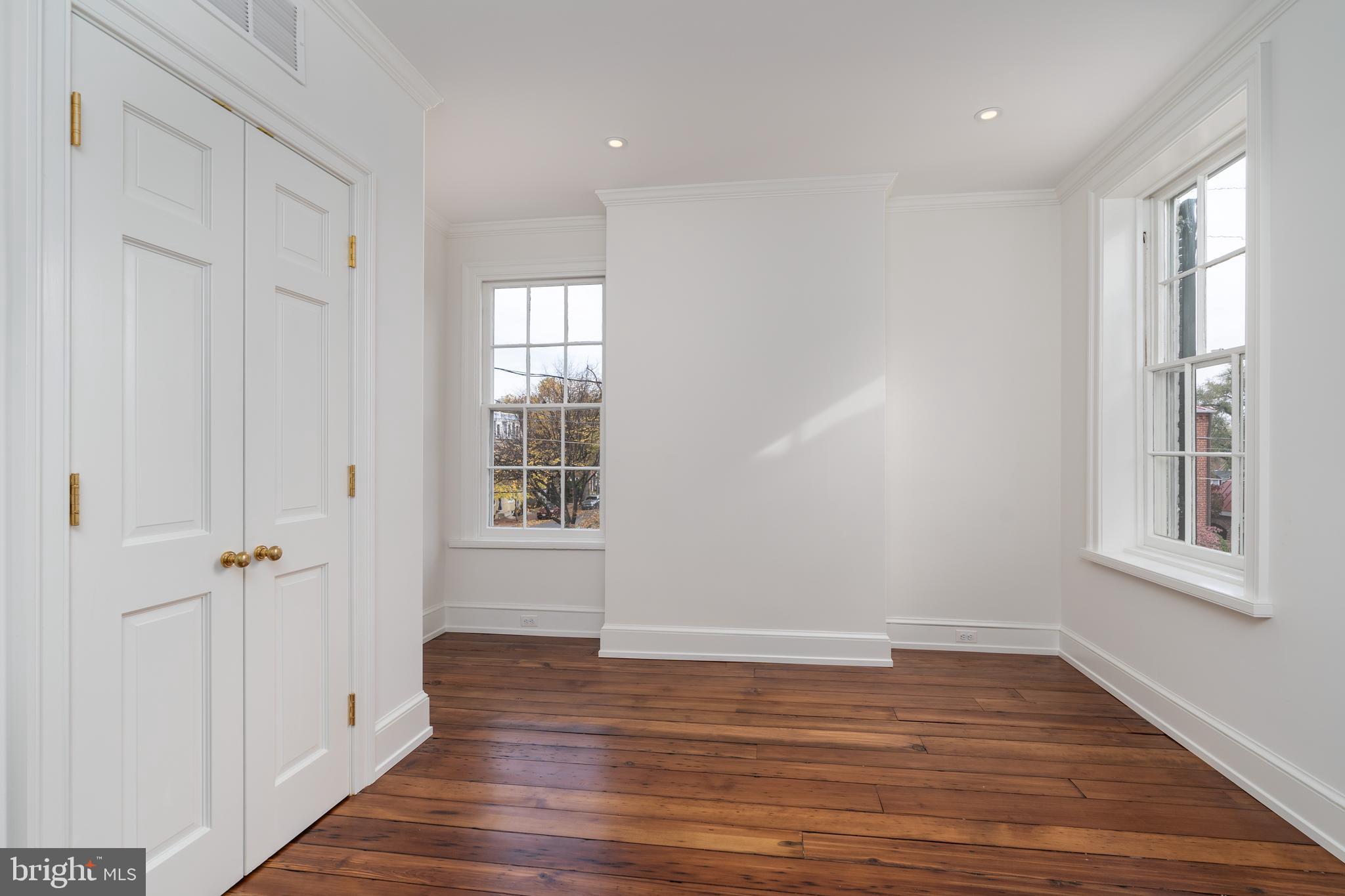 OLD TOWN ALEXANDRIA - Residential