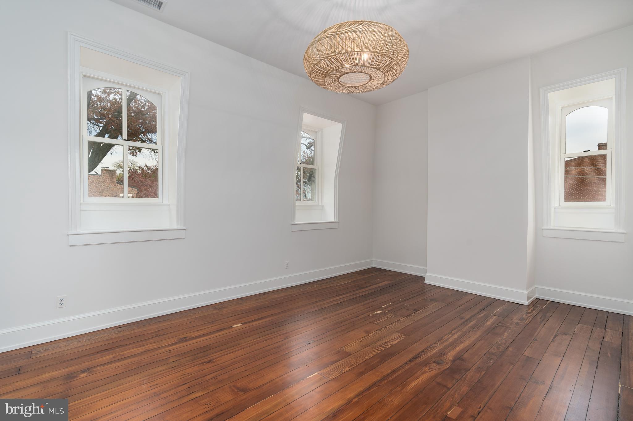 OLD TOWN ALEXANDRIA - Residential