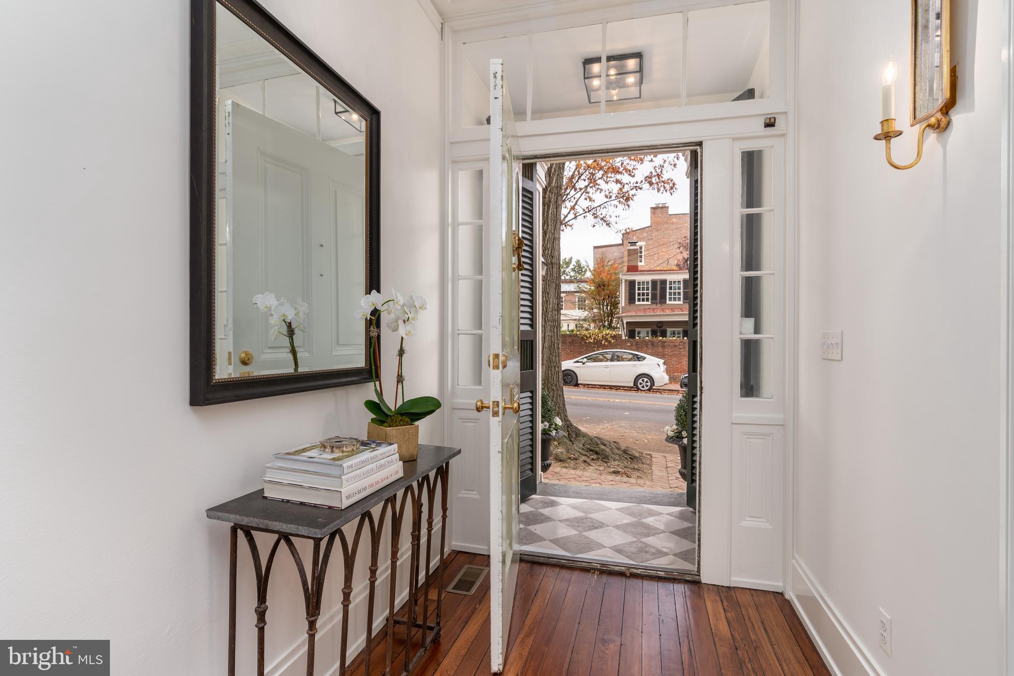 OLD TOWN ALEXANDRIA - Residential