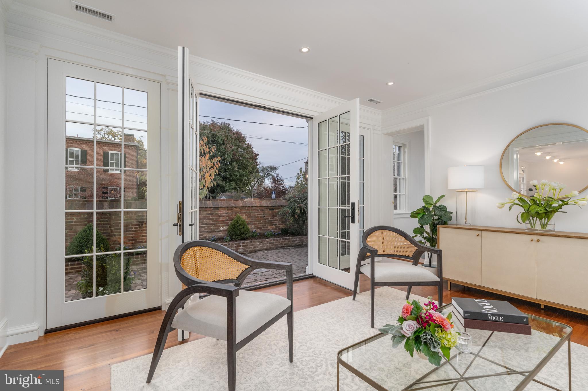 OLD TOWN ALEXANDRIA - Residential