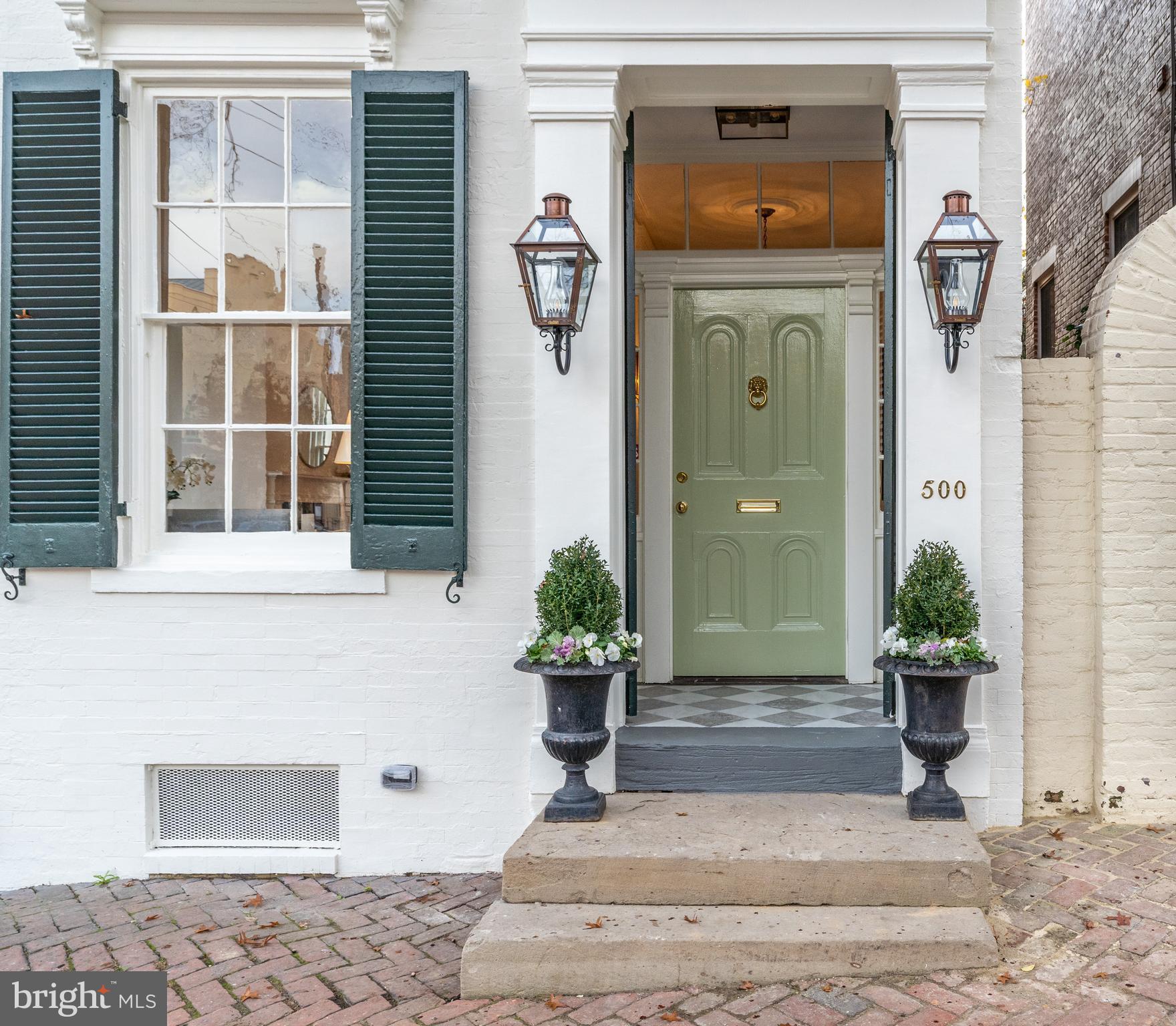 OLD TOWN ALEXANDRIA - Residential