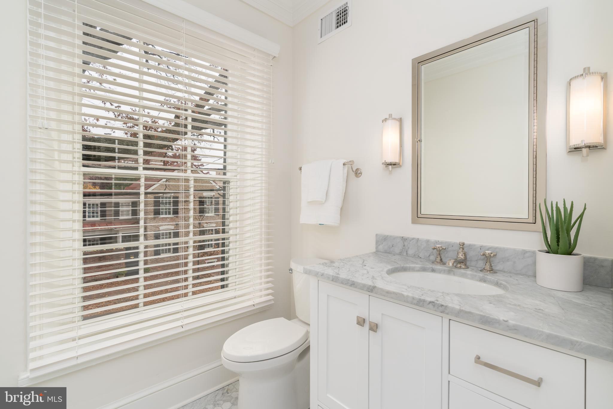 OLD TOWN ALEXANDRIA - Residential