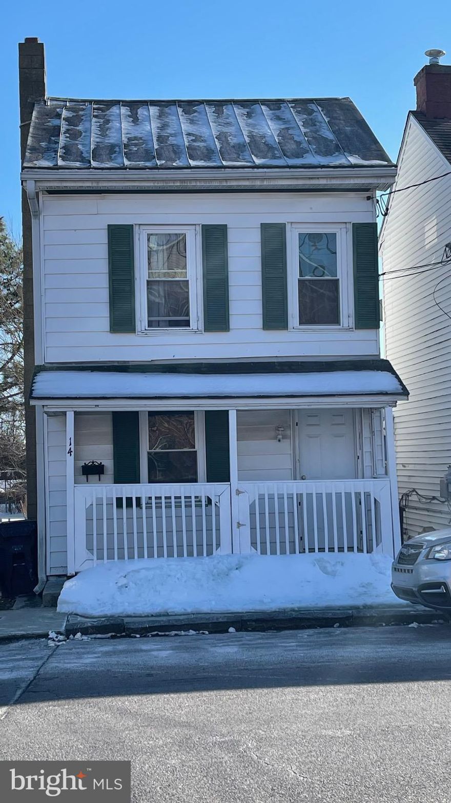 Investment alert!! Here’s an opportunity to add or start your rental income portfolio. 2 bed 1 bath rental with tenant in place and long term rental history. Includes appliances! Right in town of middletown within walking distance to restaurants, entertainment, shopping and more! Get your offer in today!