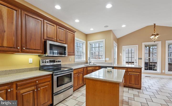 FAWN LAKE - Residential Lease