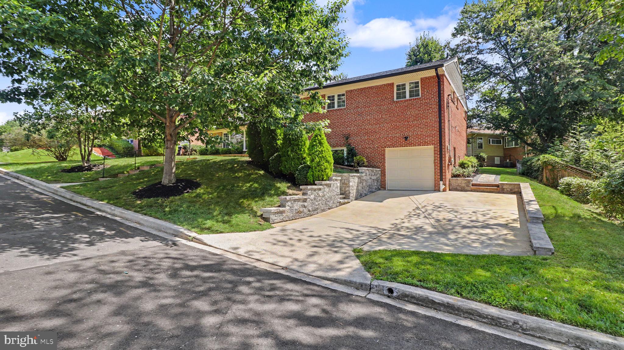1905 TULIP STREET NW